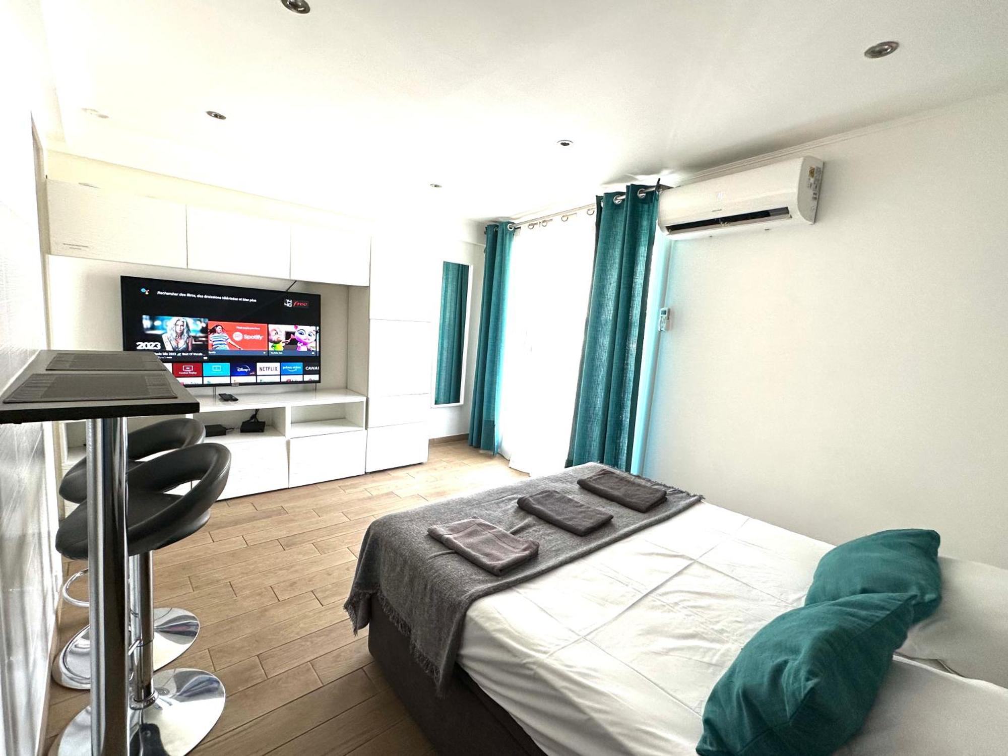 Gare Saint Charles Apartment